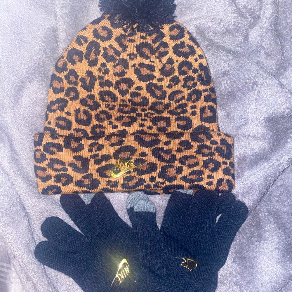 Nike Beanie With Matching Gloves